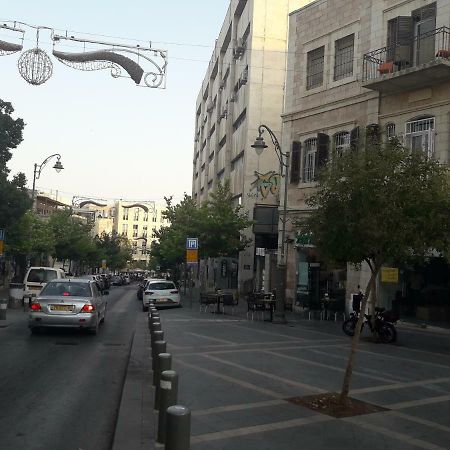 Queen Hotel Yerusalem Bagian luar foto